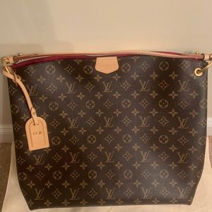 Louis Vuitton 
Graceful MM Peony Interior